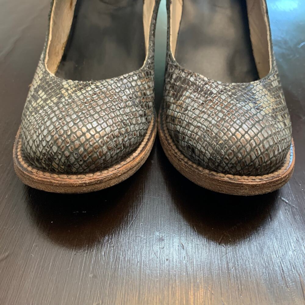 Women’s Freebird Randi Shoes Grey Snakeskin Size 8 EUC! - Picture 6 of 8